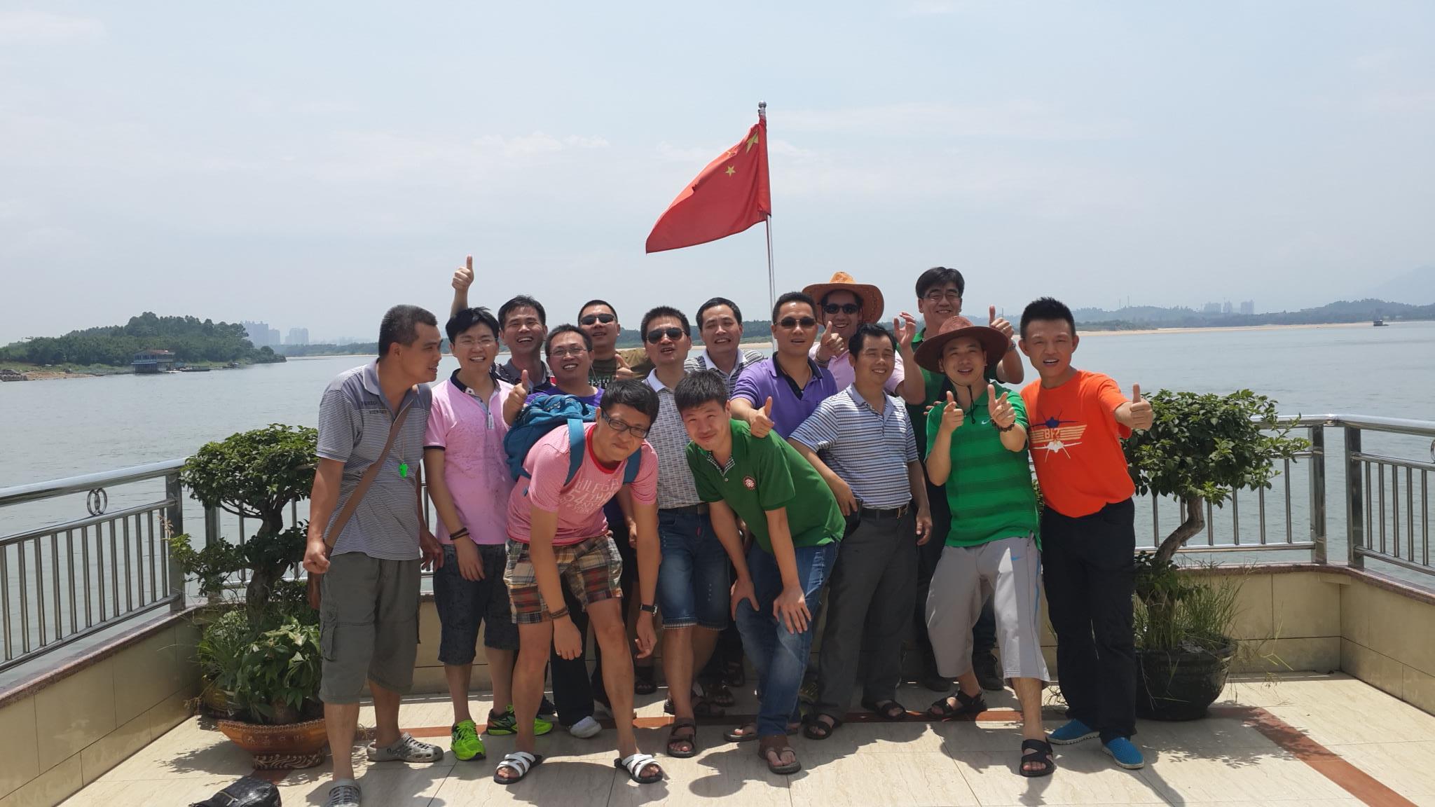 深圳粵省心會計事務有限公司黨員(yuán)參與植樹(shù)活動